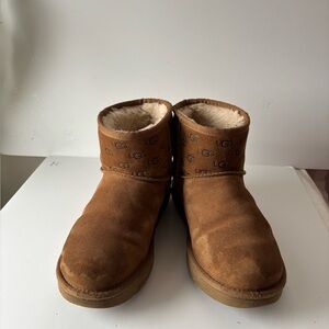 UGG Classic Mini Chestnut Logo Print Sheepskin Boots Women’s Size 9